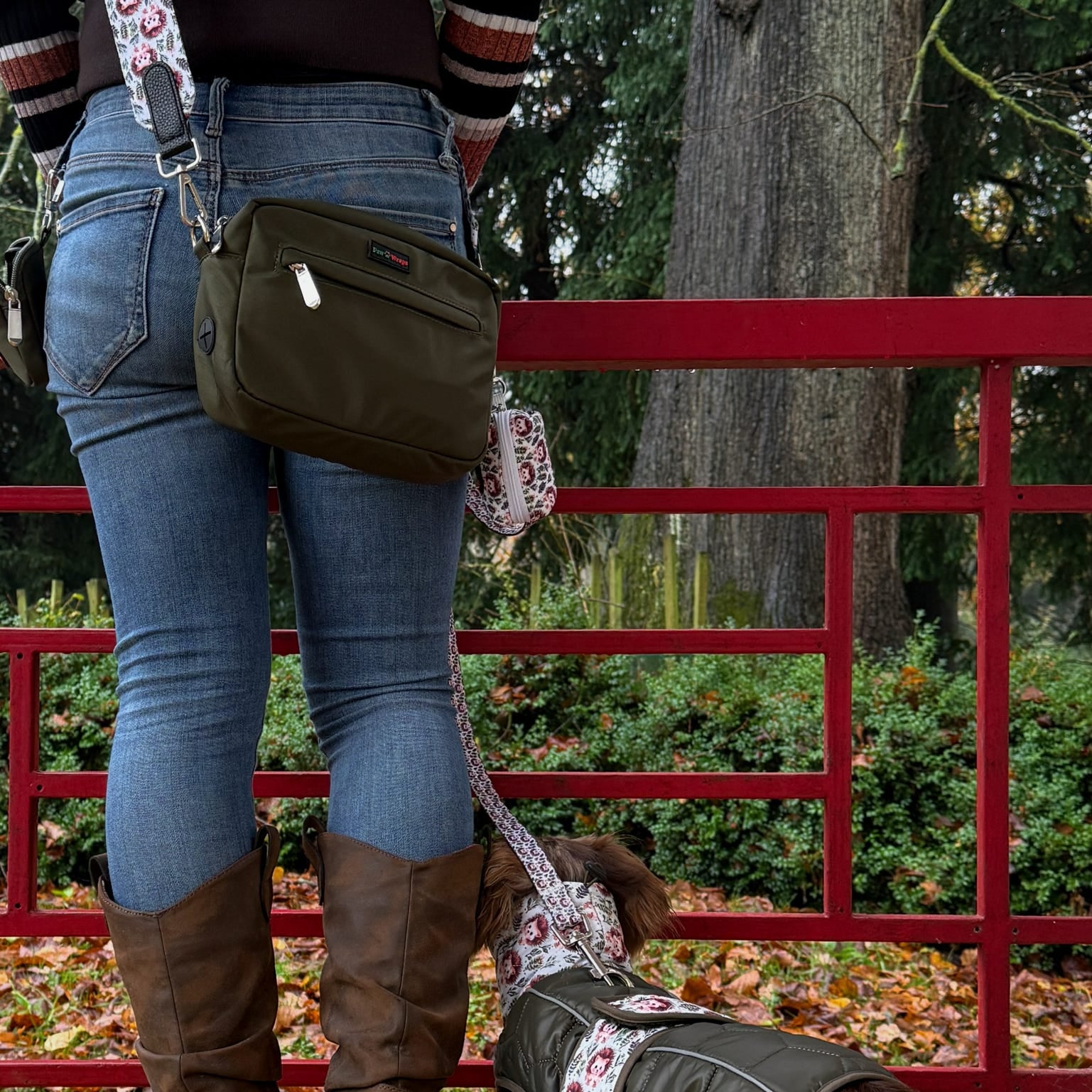 Country Green Dog Walking Bag Set with Adjustable Strap