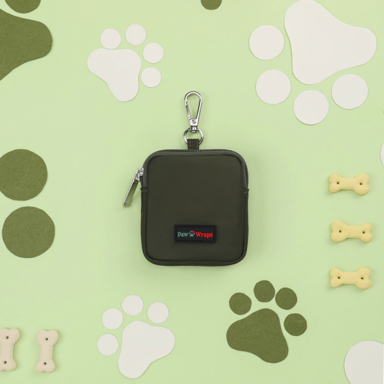 Treats pouch with zip